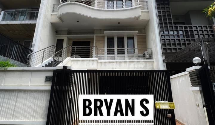 Minimalist House Permata Buana 144m2, South Facing