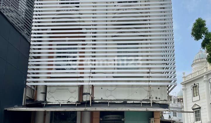 Ruko Gandeng PIK Exclusive Hadap Jalan - Hoek Badan