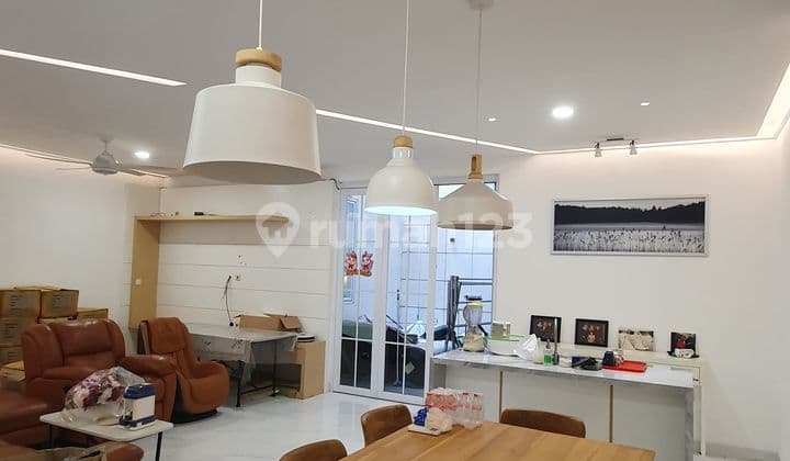 Golf Lake Residence 8x18 Smart Home Lokasi Terbaik