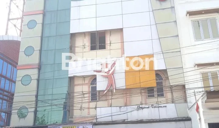 RUKO GANDENG TIGA T. A. HAMZAH MEDAN BARAT RUKO GANDENG TIGA T. A. HAMZAH MEDAN BARAT