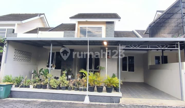 For sale: House in New Graha Jatisari, Mijen