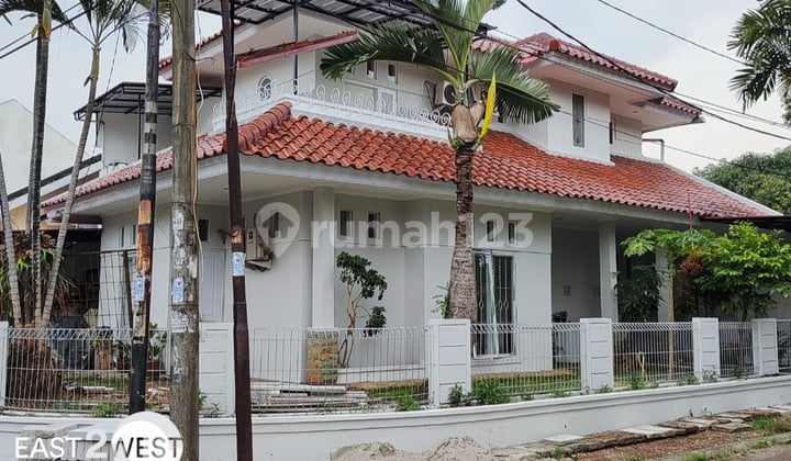 For Sale: Nusa Loka BSD City South Tangerang House, Great and Strategic Location