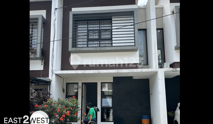 Sale of Cheap House in The Villas Buaran Cluster, South Tangerang