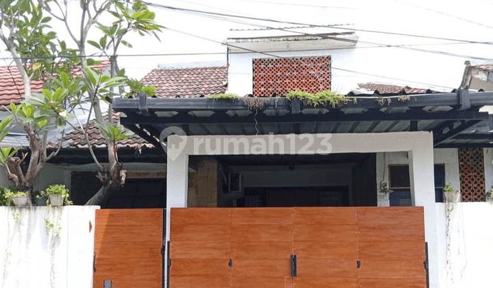 Dijual Rumah Artistik Siap Huni. Lokasi Strategis Dekat dengan ke Bsd & Ciputat