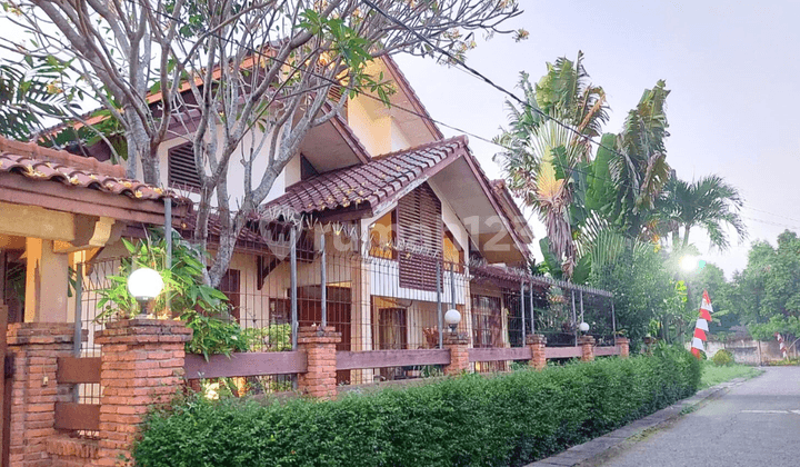 Rumah Hoek dengan Lahan Luas di Kawasan Andara Cinere Kota Depok