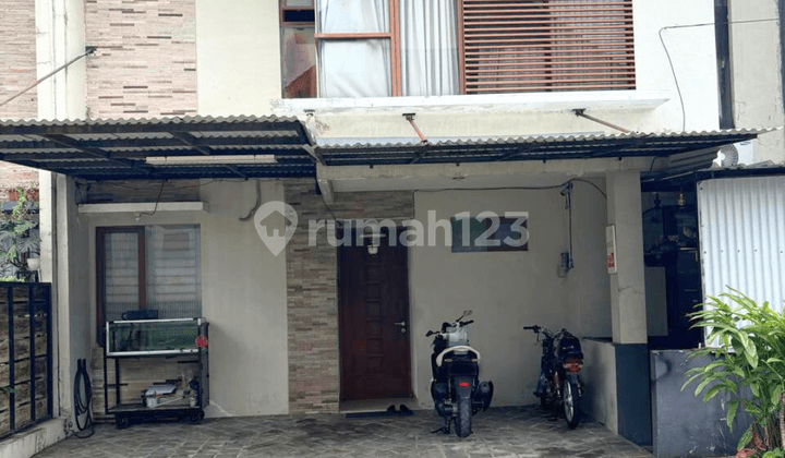 Dijual Rumah Semi Furnished Siap Huni Dekat MRT Lebak Bulus