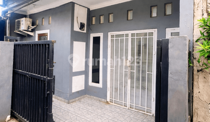 Dijual Rukam (Rumah Kampung) Minimalis Berada di Dalam Gang Pemukiman dan Akses Motor. Lokasi Strategis Dekat ke Bintaro