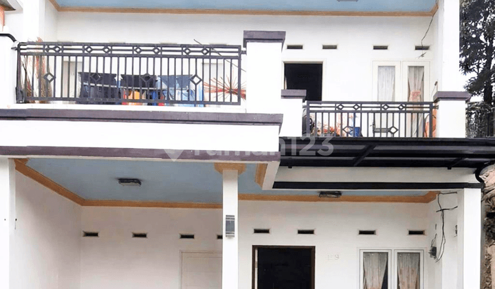 Dijual Rumah 2 Lantai Siap Huni Lokasi Strategis Dekat dengan Tip Top & Tol Pamulang di Ciputat