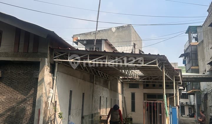 For Rent 1 1/4 Story House in Pejagalan, West Jakarta