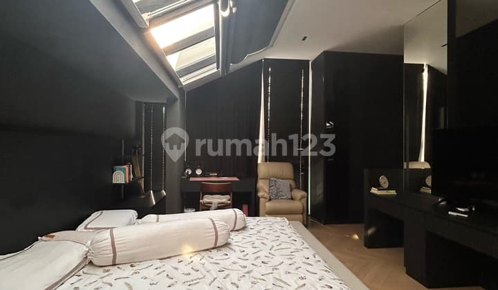 Dijual Rumah Modern , Bagus, Siap Huni 3 Lantai Pluit