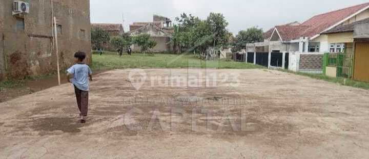 Tanah Luas dengan Bentuk U di Cibiru