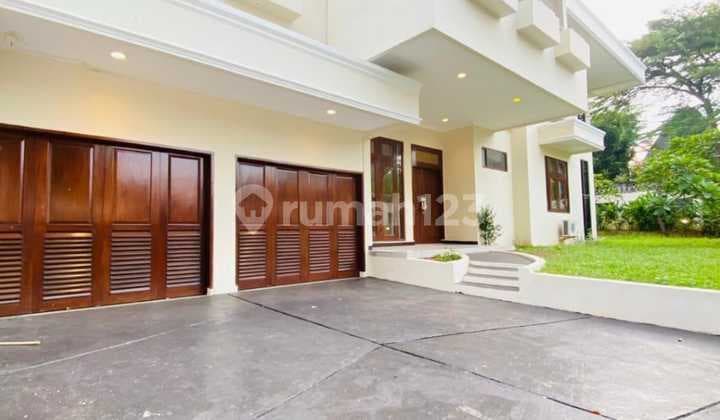 Luxury Home In Pejaten Barat Just A Step Away To Kemang