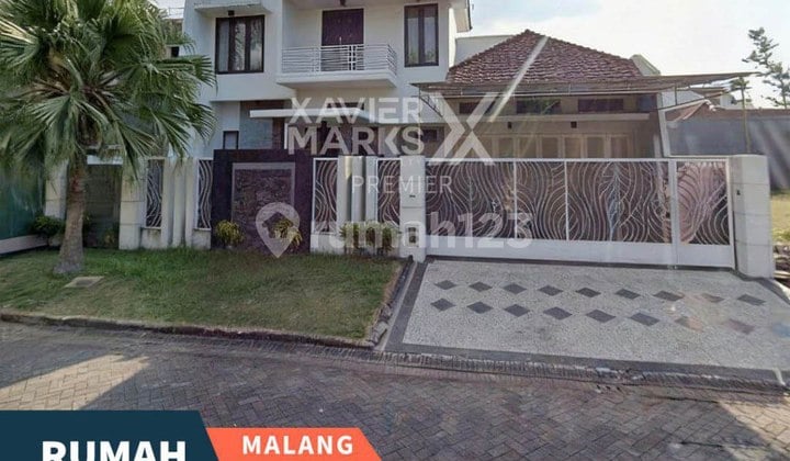 Disewakan Rumah Modern Mewah Semi Furnish di Araya Golf Malang