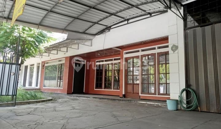 Disewakan/Dijual Rumah Luas Strategis Siap Huni di Jl Sungai2, Mlg