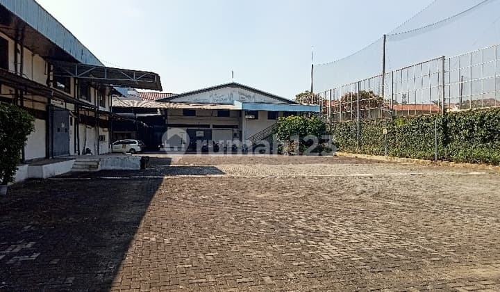 Factory, Office, and Warehouse Formerly Garment in Cirendeu, South Tangerang