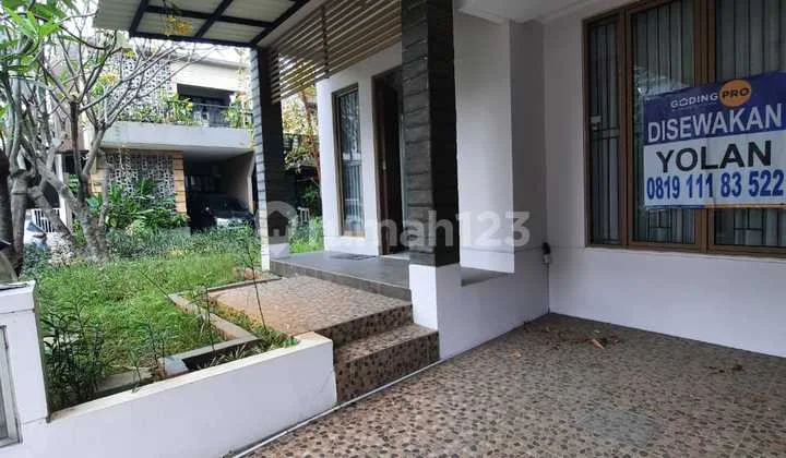 Rumah 2 Lantai Siap Huni Dalam Cluster Emerald Bintaro
