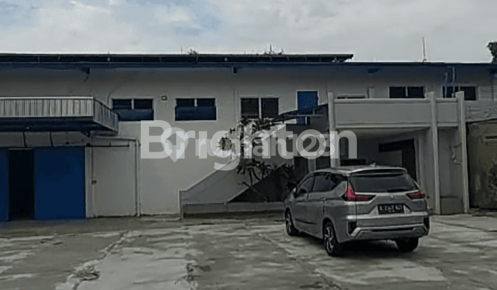 GUDANG STARTEGIS UNTUK BISNIS