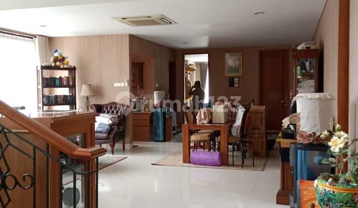 Dijual Rumah mewah 3 Lantai dengan kolam renang pribadi di Cilandak , Jakarta Selatan