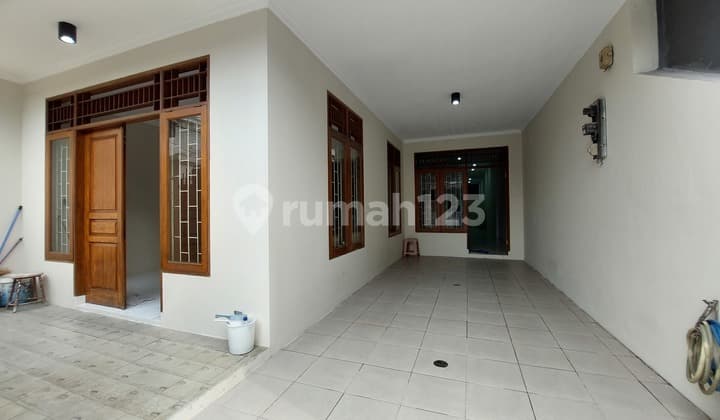 Dijual Cepat Rumah 1,5 Lantai Siap Huni di Tanah Tinggi, Jakarta Pusat