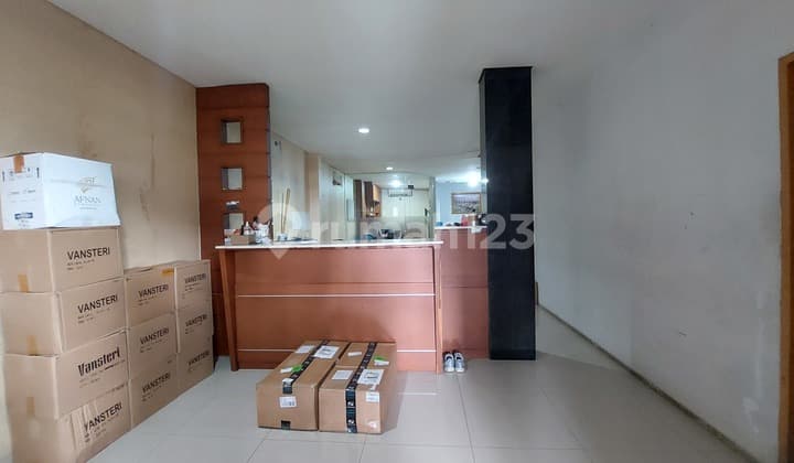 Dijual Rumah 2,5 Lantai Ex Kantor Dan Gudang, Pondok Bambu, Jakarta Timur
