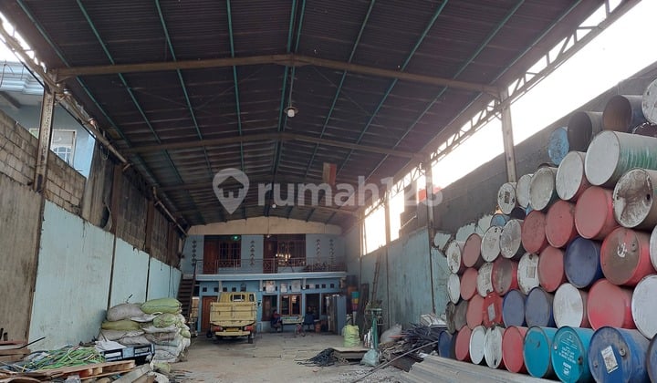 Dijual Kavling dengan bangunan di lokasi strategis , bisa akses kontainer, di Jakarta Utara