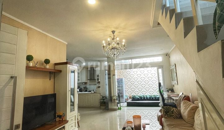 Rumah Siap Huni 2 Lantai Full Furnished Dalam Closed Cluster, Lengkap dengan Fasilitas di Jakarta Timur