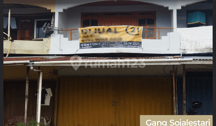 Rumah Dengan Model Ruko di Jalan Perdamaian