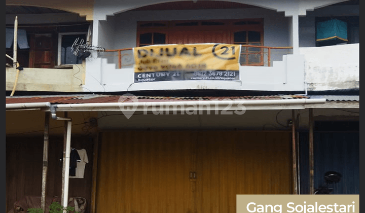 Rumah Dengan Model Ruko di Jalan Perdamaian