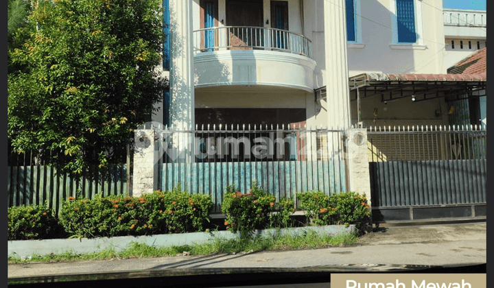 Luxury House With Strategic Location on Purnama Street