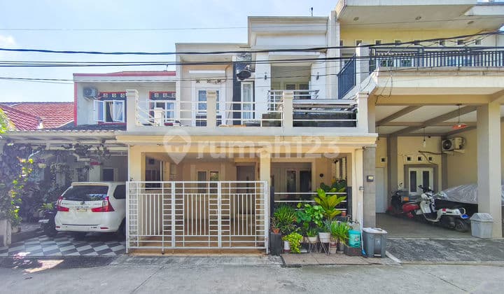 Minimalist 5 Bedroom House 9 Minutes to Depok Baru Station Flood-Free J34068
