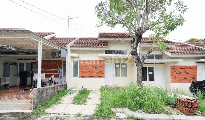 Ready-to-Live House 15 minutes to Cileungsi Terminal 2 KT South Facing J38279