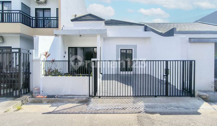 Rumah Cantik 2 Lt 6 Menit ke Stasiun Rawa Buntu SHM Sudah Renov J28207