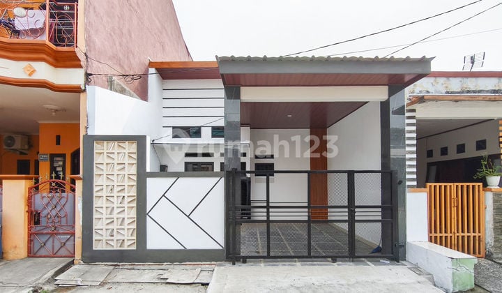 Rumah 1 Lantai Strategis 14 Menit ke Summarecon Mall Bekasi Siap Huni J36343