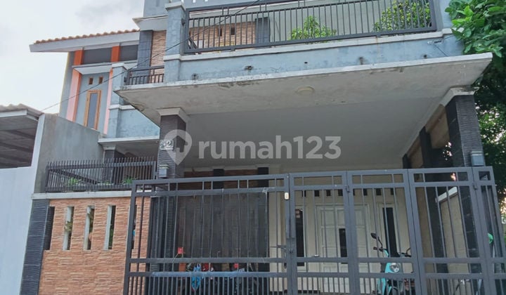 Rumah Terawat 3 Lt 14 Menit ke Alia Hospital Depok Hadap Timur J33805