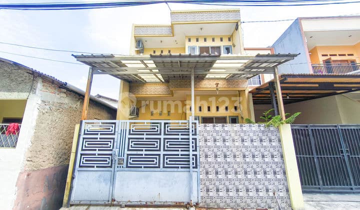 East-Facing House Near Cengkareng 15 Minutes to Healthcare Facilities Flood-Free J34222