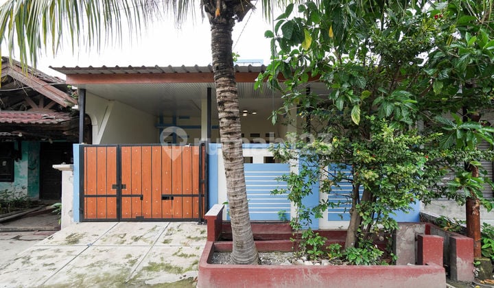 Rumah 3 Kamar 10 Menit ke Plaza Taman Harapan Baru Siap Huni J39909