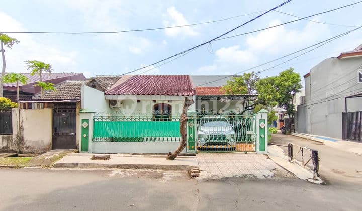 Rumah Strategis Hadap Timur 15 Menit ke Gerbang Tol Serpong 5 J-37829