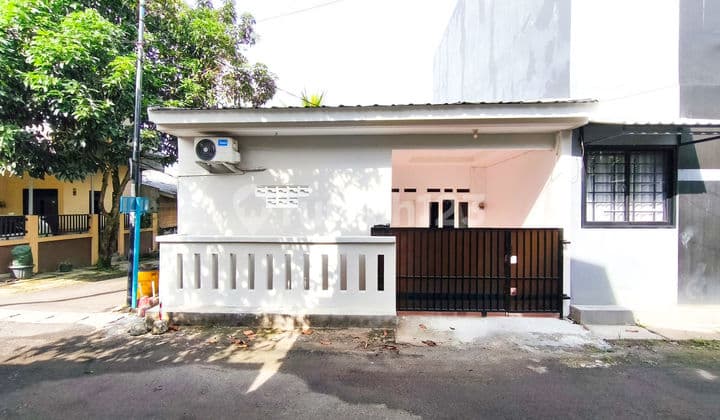 Rumah SHM 15 Menit ke Mall Paradise Walk Serpong Hadap Timur J44209