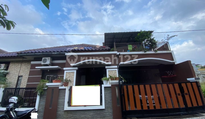 Rumah Strategis 7 Menit ke Gerbang Tol Sentul Barat Hadap Timur J43525