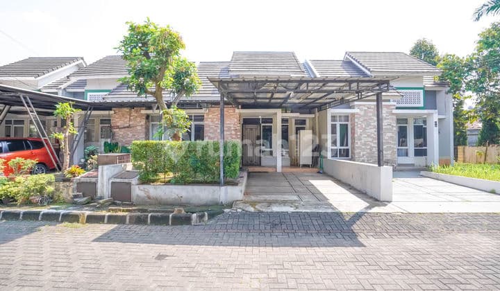 Rumah LT 126 SHM Hadap Selatan dekat Pintu Tol Jatiwarna Siap KPR J-31691