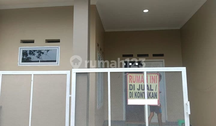 SHM House 2 Bedrooms in Tangerang 15 Minutes to Station Ready to Move In J44154