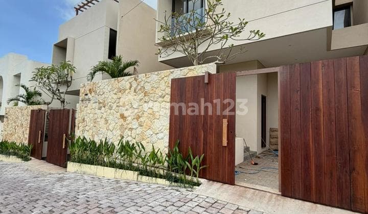 Villa, SHM, di Pererenan,