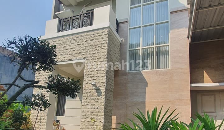 Rumah Furnish 2 Lantai Siap Huni Royal Park Citraland Surabaya Barat