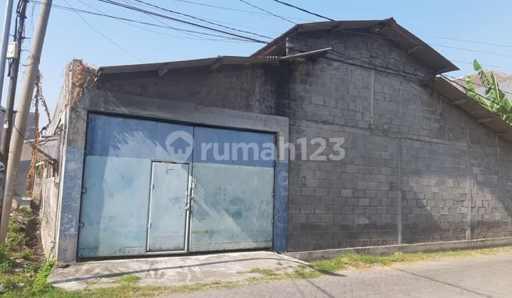 Gudang Lokasi Dekat Hokky Merr Klampis Semolowaru Surabaya Timur.