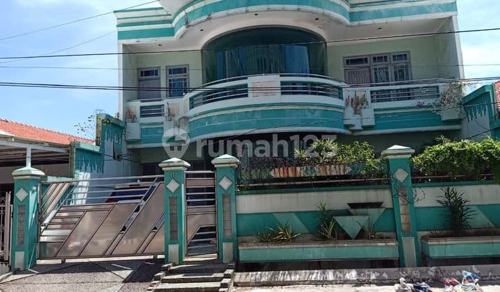 Rumah mewah 2 lantai di Darmo permai timur SHM Bagus hadap Selatan surabaya barat
