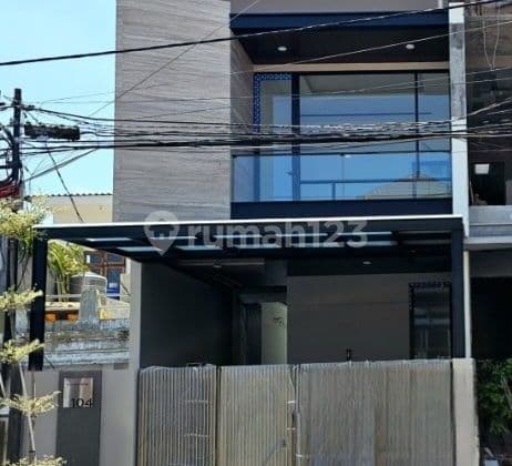 Rumah Mewah 2 Lantai Baru Gress Hadap Selatan