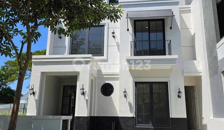 American Style Luxury House Ready to Occupy Semi Furnished in Citraland Utama Near Market