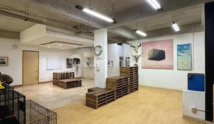 Commercial Building For Sale Best Fit For Office, Beauty Clinic