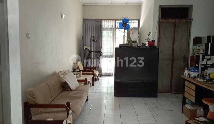 Safe and Comfortable House in Kopo Permai