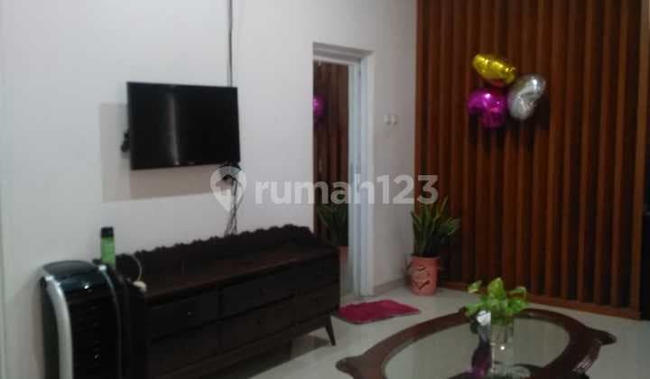 Rumah Terawat Bonus Kitchen Set di Cibolerang Indah
